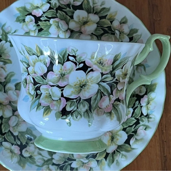 Royal Albert Fragrance Series Orange Blossom Tea Cup and Saucer - Picture 3 of 6